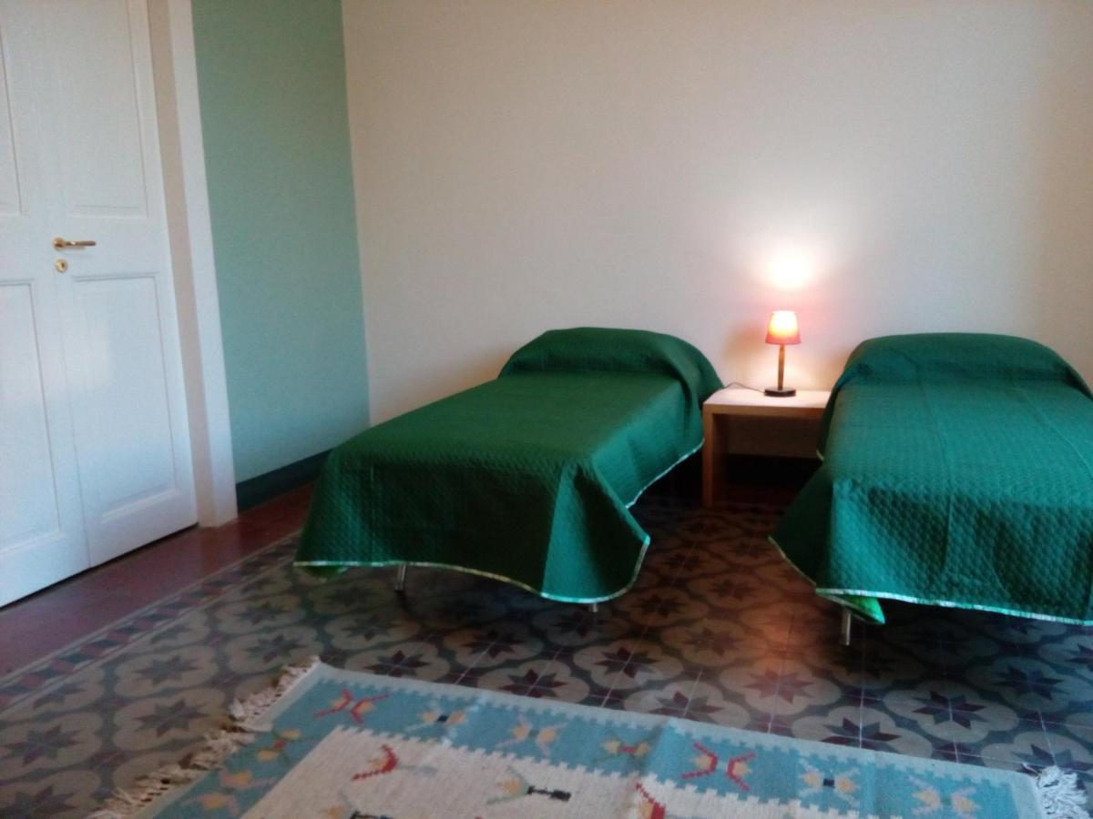 Agrodolce Bed & Breakfast Барселона-Поцо ди Гото Екстериор снимка